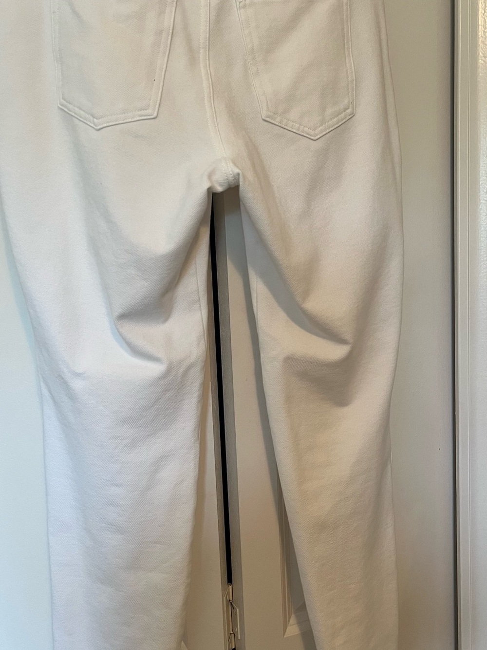 Women's White Pull-On Slim Jeans - Picture 3 of 7